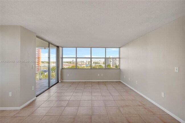 Foto del edificio - 1300 NE Miami Gardens Dr