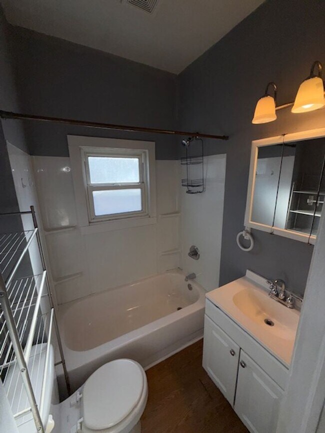 Building Photo - 1708 S Kerth Ave