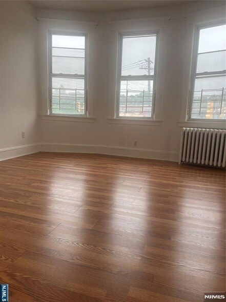 Foto del edificio - 673 Clifton Ave