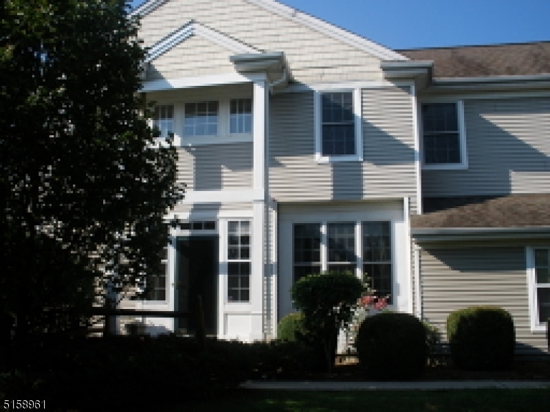527 Goldfinch Terrace, Lopatcong, NJ 08886 Townhome Rentals in