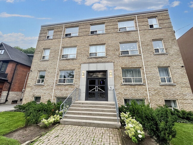 Building Photo - 153 Ranleigh Avenue