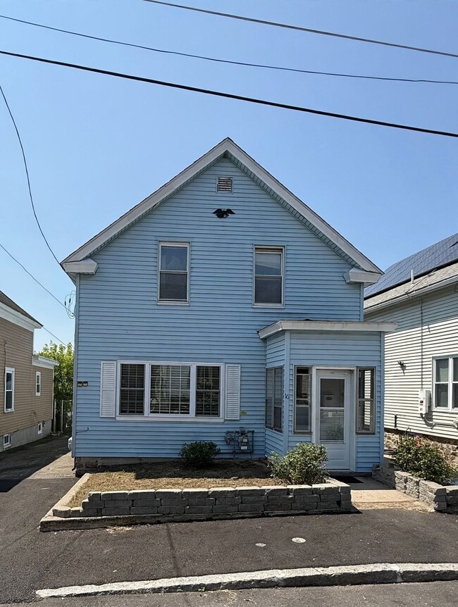 Building Photo - 19 Phoebe Ave
