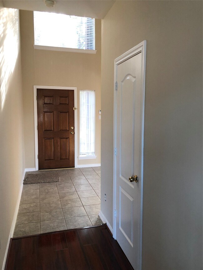 Building Photo - 1602 Candleston Ln
