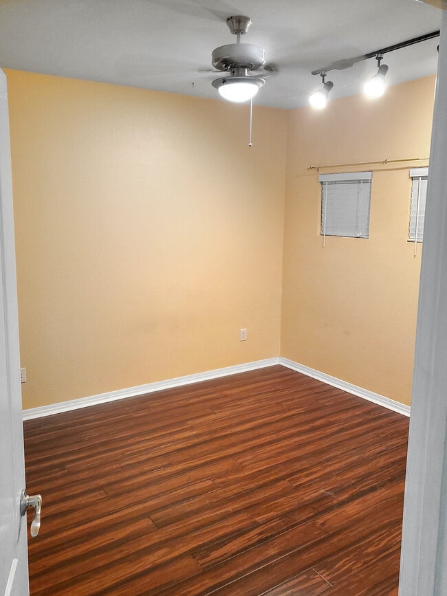 Building Photo - 2505 San Gabriel St