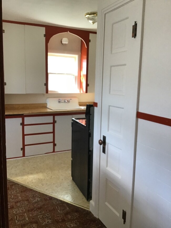 Building Photo - 209 Terraville