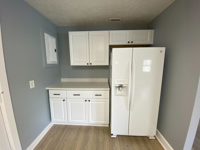Building Photo - 2 Bedroom 1 Bath Home in Cocoa for Rent!