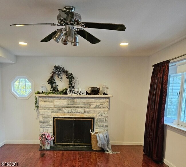 Foto del edificio - 119 Dartmouth Trail