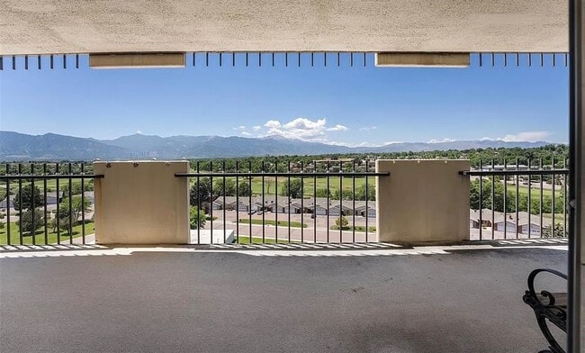 Foto del edificio - 411 Lakewood Cir