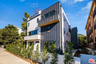 Building Photo - 5042 Laurel Canyon Blvd