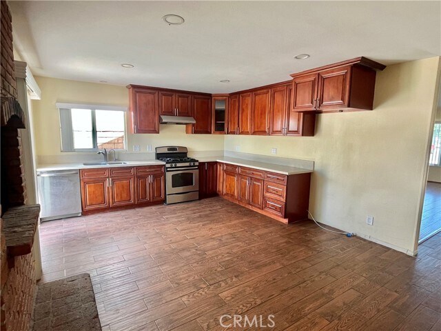 Foto del edificio - 4946 E Glenview Ave