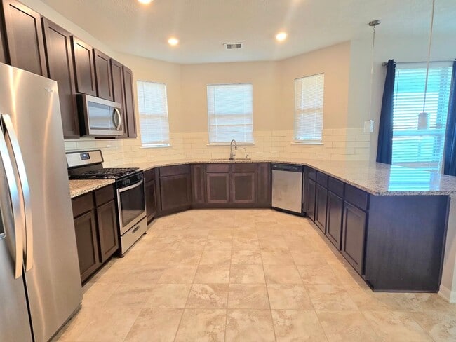 Foto del edificio - 25250 Laird Knoll St