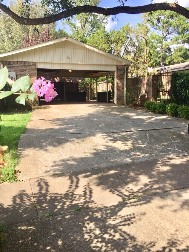 Primary Photo - 6928 Cobblestone Way N