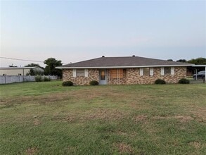 Building Photo - 1729 Vicky Ln