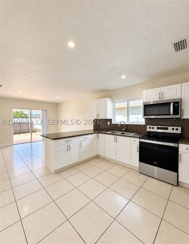 Foto del edificio - 3620 NW 189th St
