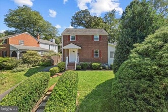 Building Photo - 9 N Greenbrier St