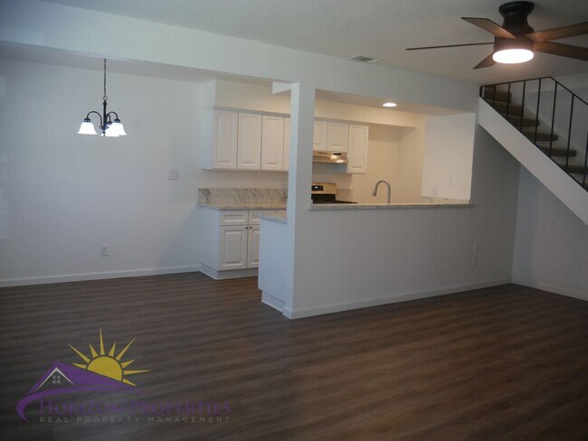 Building Photo - Cozy 2 Bed 1 Bath 840sqft Fourplex in Citr...