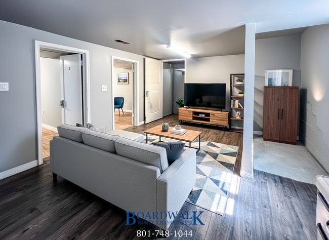 Building Photo - 1748 S Main St