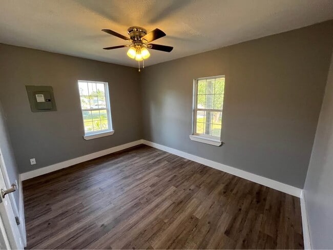 Foto del edificio - 1312 Alabama Ave