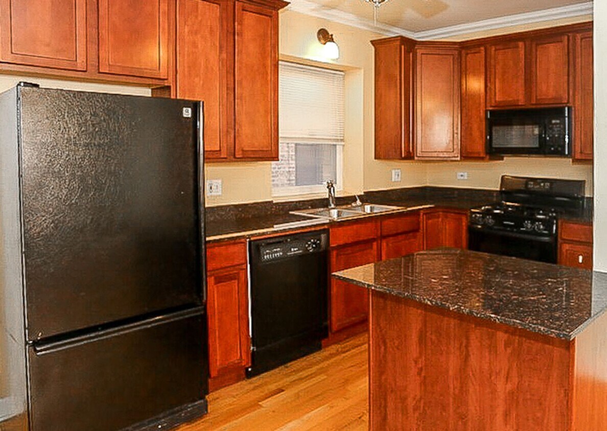 Foto principal - 626 W Roscoe St