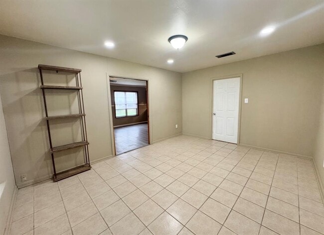 Building Photo - 110 Marek Rd