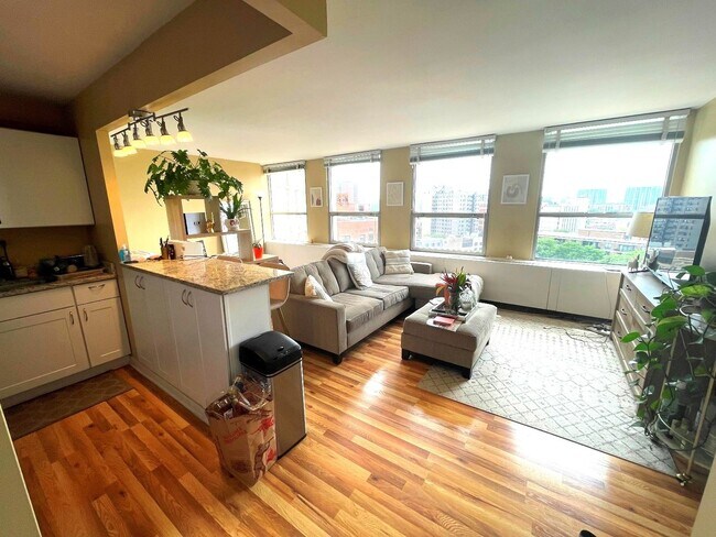 Foto del edificio - 2626 N Lakeview Ave