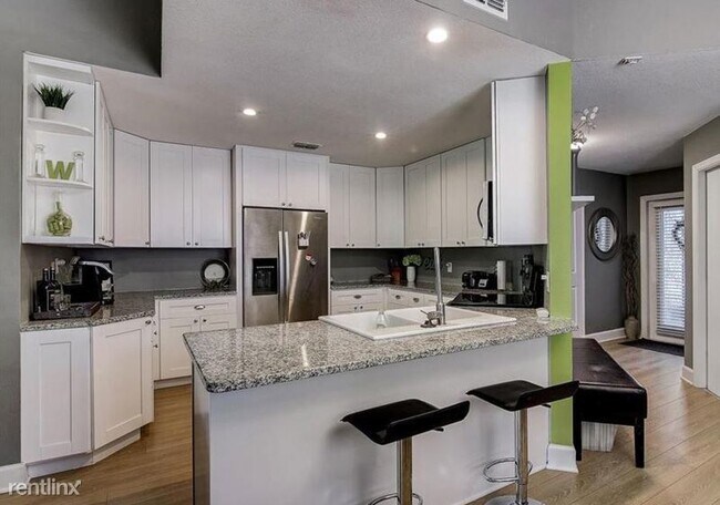 Building Photo - 3 br, 2 bath House - 3606 W Iowa Avenue
