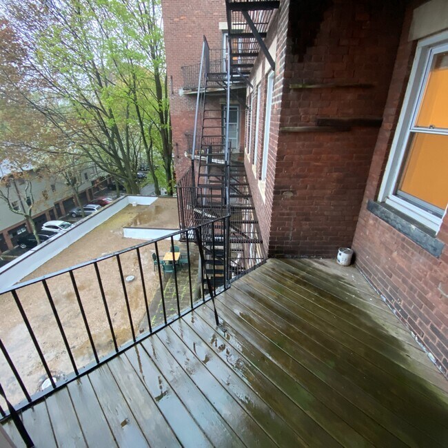 Foto del edificio - 310 Tappan St