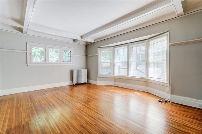 Building Photo - 102 Rutgers St