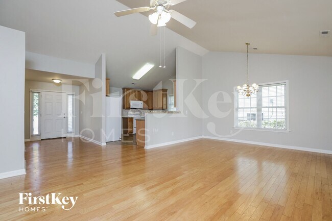 Foto del edificio - 6107 Black Willow Dr