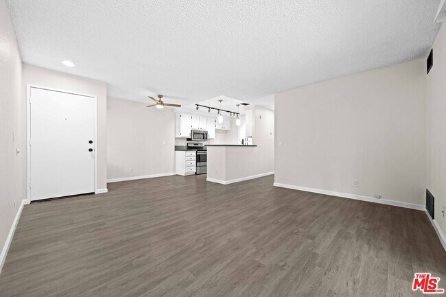 Building Photo - 8715 Weybridge Pl