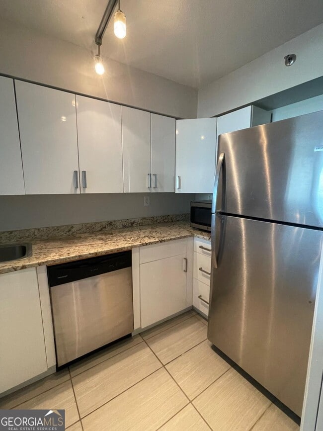 Building Photo - 2870 Pharr Ct S Northwest