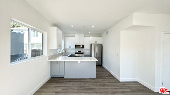 Foto del edificio - 1337 S Hudson Ave