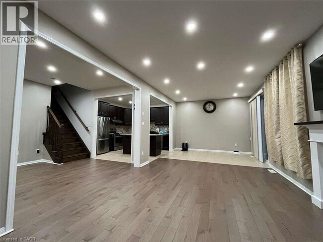 Building Photo - 450 Cavanagh Ln