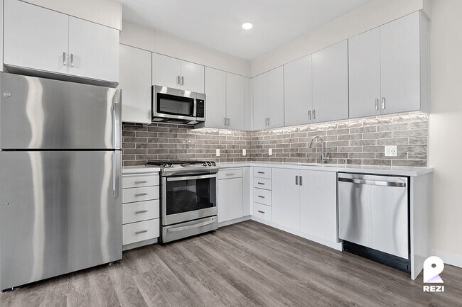 Building Photo - 1363 Colton St