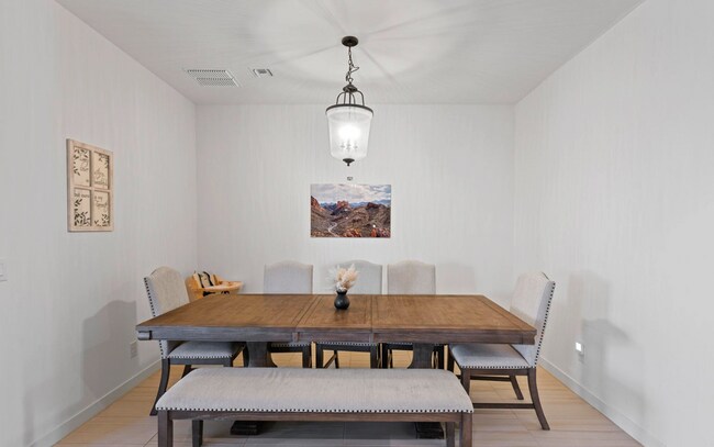 Building Photo - Bright, Spacious, and Ready for You to Cal...