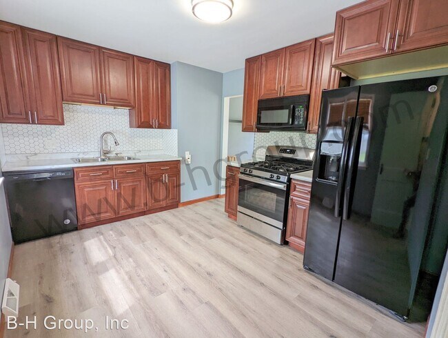 Building Photo - 2 br, 1.5 bath House - 1728 Orchard St