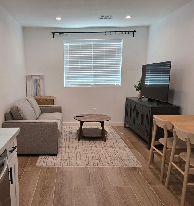 Foto del edificio - 1bd/1ba near Laguna Lake