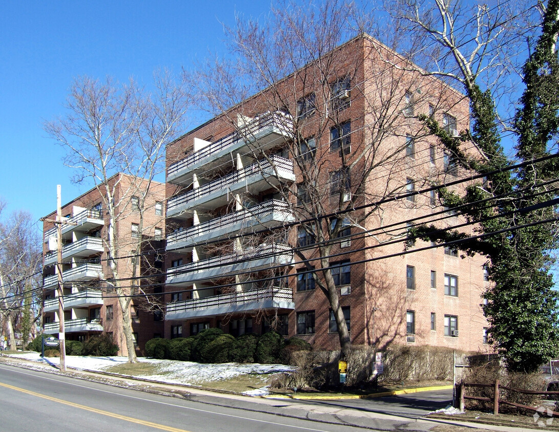 View from the southwest across Pelham Road - Neptune House East