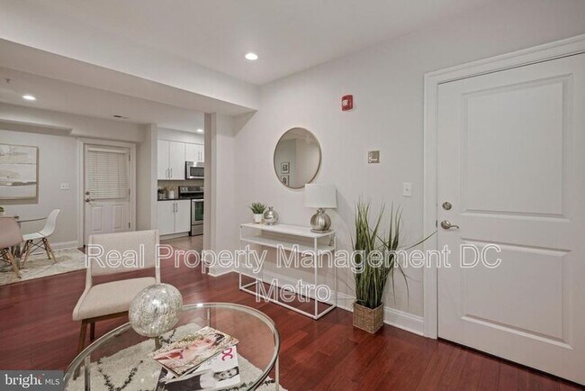 Photo - 3925 Fulton St NW Apartment