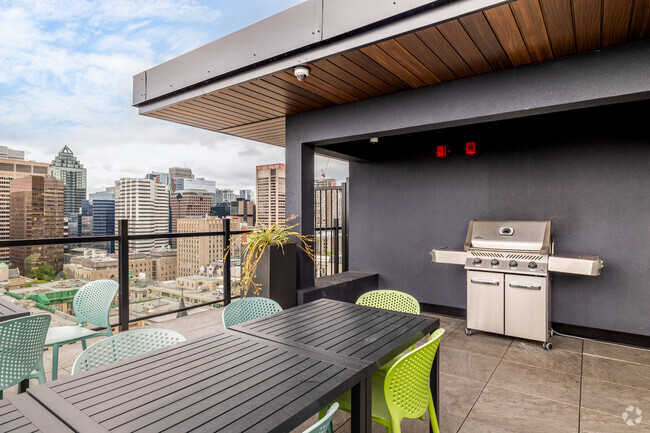 Rooftop Terrace - 625 Milton