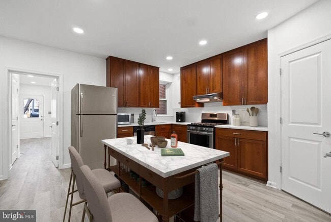 Foto del edificio - 931 Westminster St NW