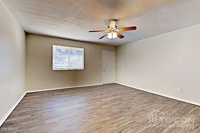 Building Photo - 3607 N 87th Ave