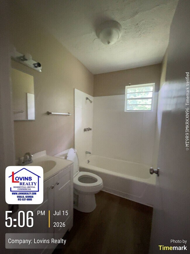 Building Photo - 206b Nita Dr