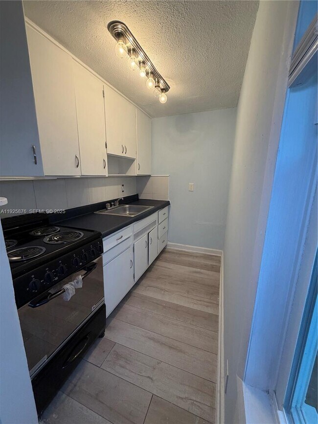 Foto del edificio - 3219 Windsor Ave