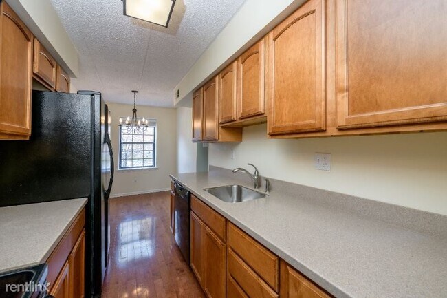 Building Photo - 2 br, 2 bath Condo - 321 Washington Place