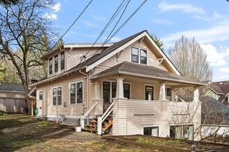 Building Photo - 7107 SW 29th Ave