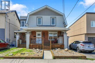 Building Photo - 165 Laval St