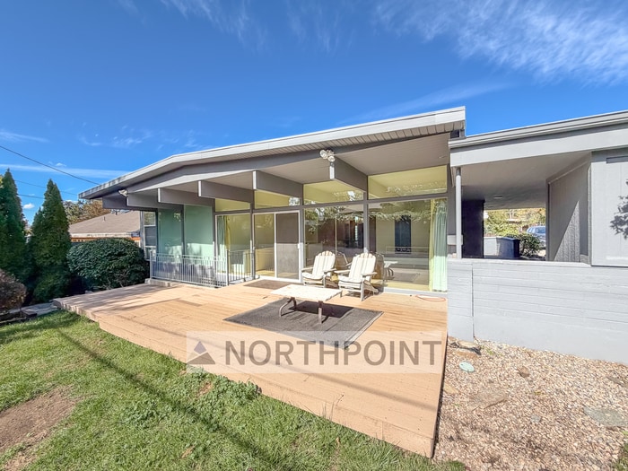 Midcentury Modern Masterpiece - Midcentury Modern Masterpiece