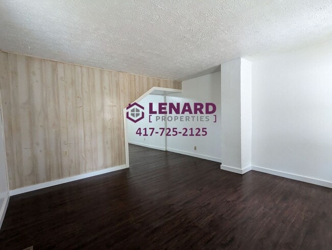 Foto del edificio - 635 S Douglas Ave