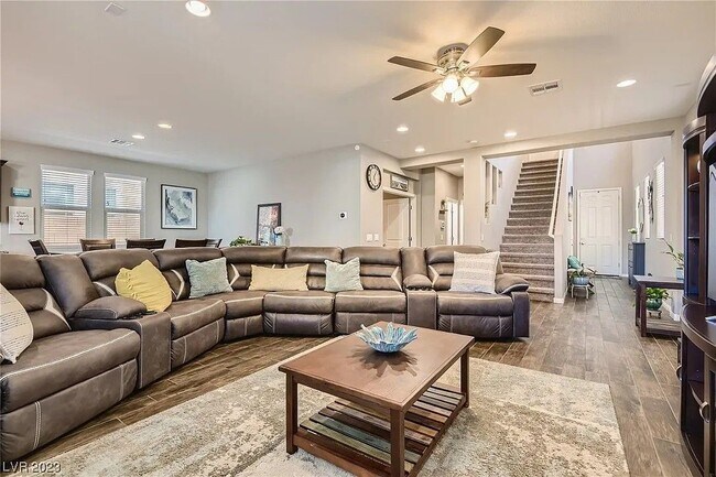 Building Photo - 8044 Bear Canyon St